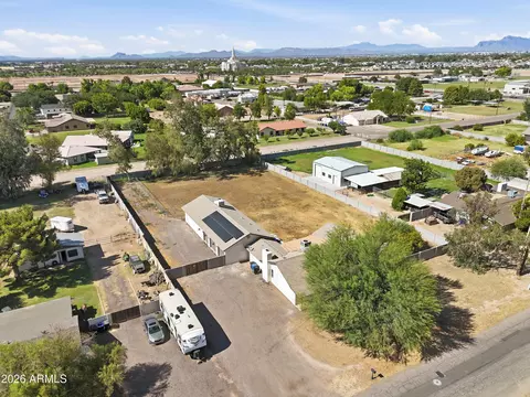 View/Area - 2266 E Willis Rd, Gilbert, AZ 85297 photo 6 of 15