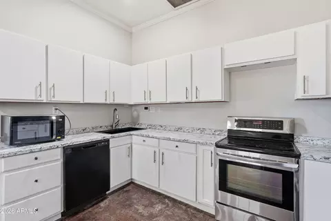 Kitchen - 2266 E Willis Rd, Gilbert, AZ 85297 photo 5 of 5