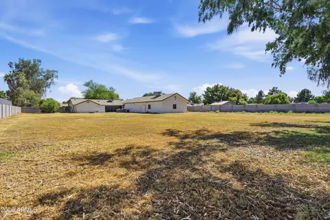 Exterior - 2266 E Willis Rd, Gilbert, AZ 85297 photo 9 of 12