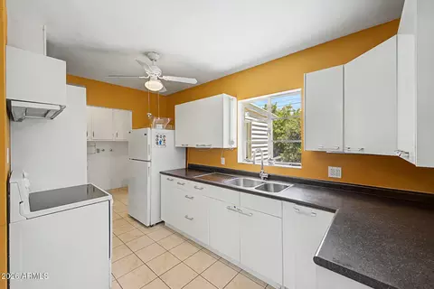 3515 E Amelia Ave, Phoenix, AZ 85018 photo 7