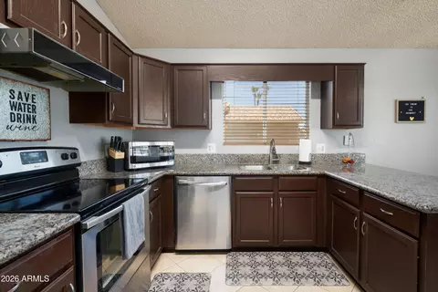 3022 E Topeka Dr, Phoenix, AZ 85050 photo 8
