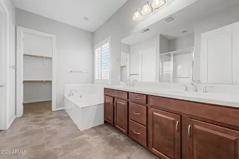 Bath - 3037 E Sagebrush St, Gilbert, AZ 85296 photo 1 of 3