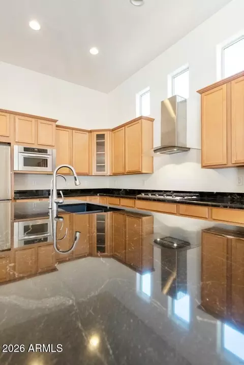 Kitchen - 8511 S 30th St, Phoenix, AZ 85042 photo 5 of 8