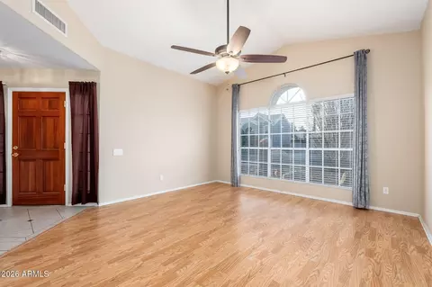 4139 E Siesta Ln, Phoenix, AZ 85050 photo 3