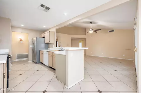 4139 E Siesta Ln, Phoenix, AZ 85050 photo 8