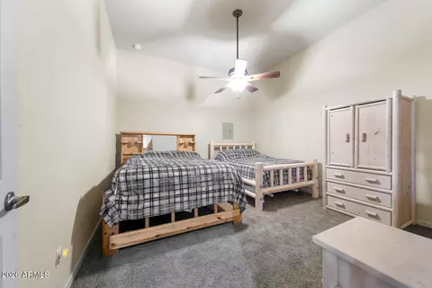 Bedroom - 2940 Constellation Ln, Overgaard, AZ 85933 photo 6 of 7