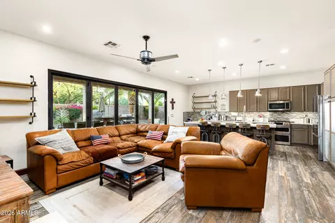 4008 E Lariat Ln, Phoenix, AZ 85050 photo 6