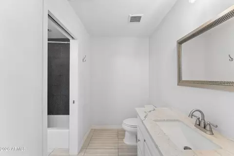 Bath - 2502 E Beryl Ave, Phoenix, AZ 85028 photo 1 of 7