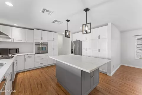 Kitchen - 2502 E Beryl Ave, Phoenix, AZ 85028 photo 2 of 8