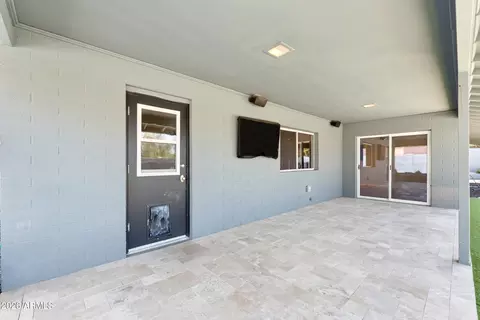 Exterior - 2502 E Beryl Ave, Phoenix, AZ 85028 photo 6 of 9