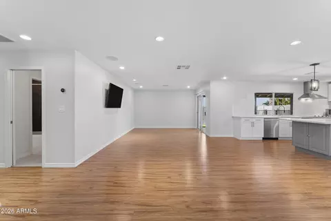 Living - 2502 E Beryl Ave, Phoenix, AZ 85028 photo 1 of 6