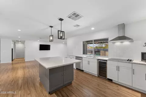 Kitchen - 2502 E Beryl Ave, Phoenix, AZ 85028 photo 7 of 8