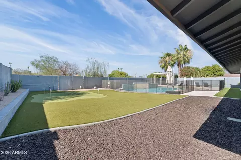 Exterior - 2502 E Beryl Ave, Phoenix, AZ 85028 photo 7 of 9