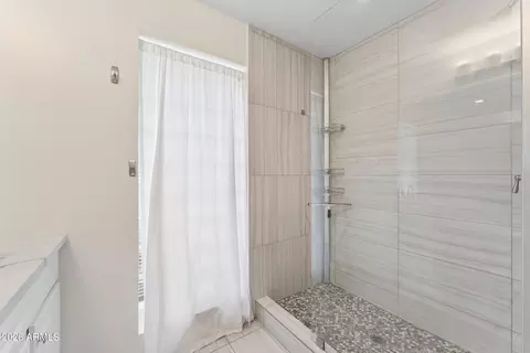 Bath - 2502 E Beryl Ave, Phoenix, AZ 85028 photo 6 of 7