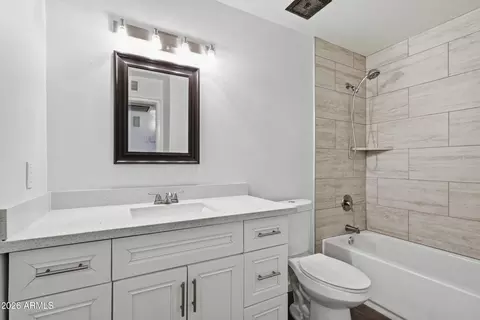 Bath - 3531 E Campo Bello Dr, Phoenix, AZ 85032 photo 2 of 2