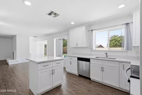 Kitchen - 3531 E Campo Bello Dr, Phoenix, AZ 85032 photo 5 of 5