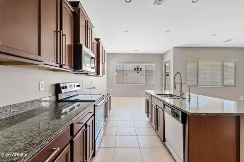 Kitchen - 10437 E Palladium Dr, Mesa, AZ 85212 photo 2 of 2