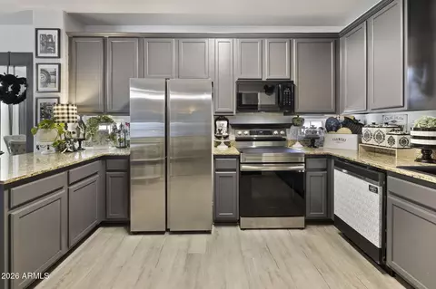 Kitchen - 10206 E Isleta Ave, Mesa, AZ 85209 photo 1 of 7