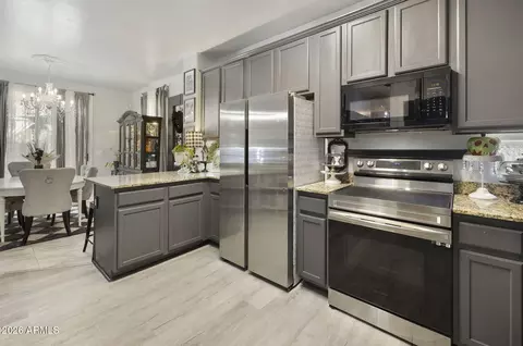 Kitchen - 10206 E Isleta Ave, Mesa, AZ 85209 photo 2 of 7
