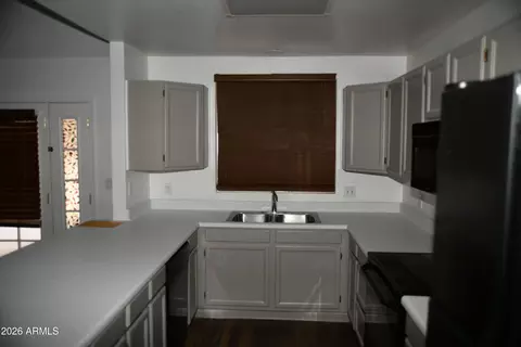Kitchen - 1326 E Taro Ln, Phoenix, AZ 85024 photo 1 of 1