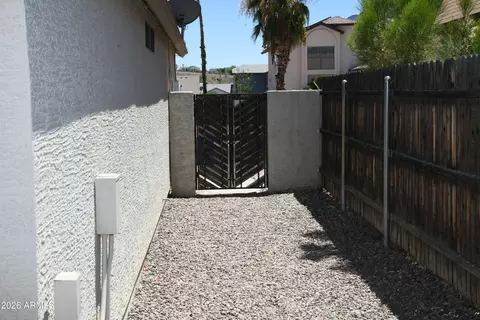 Exterior - 1326 E Taro Ln, Phoenix, AZ 85024 photo 3 of 4