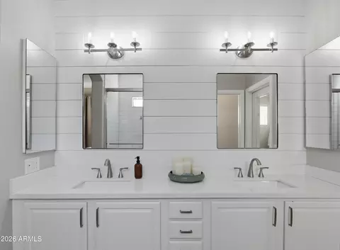 Bath - 2857 E Virginia St, Gilbert, AZ 85296 photo 4 of 6