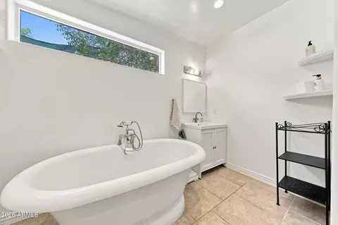 Bath - 2734 E Flower St #2734 E, Phoenix, AZ 85016 photo 2 of 3