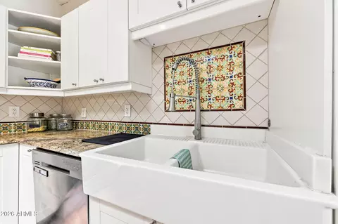 Kitchen - 2734 E Flower St #2734 E, Phoenix, AZ 85016 photo 2 of 3