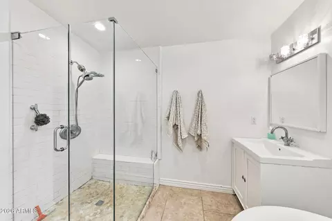 Bath - 2734 E Flower St #2734 E, Phoenix, AZ 85016 photo 1 of 3