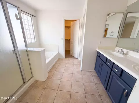 Bath - 2695 E Vermont Ct, Gilbert, AZ 85295 photo 2 of 6