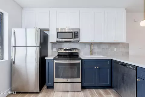 Kitchen - 749 E Montebello Ave #223, Phoenix, AZ 85014 photo 4 of 5