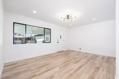 Living - 749 E Montebello Ave #223, Phoenix, AZ 85014 photo 5 of 5