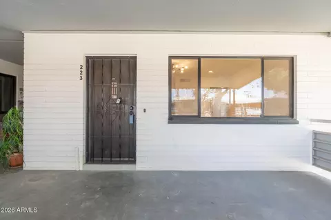 Exterior - 749 E Montebello Ave #223, Phoenix, AZ 85014 photo 2 of 11