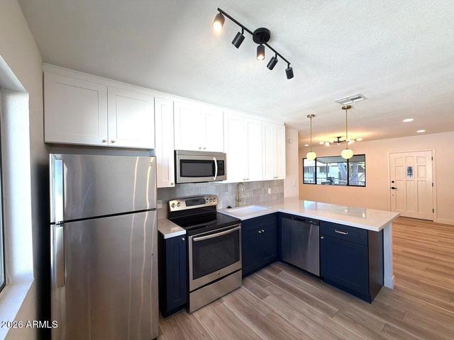 749 E Montebello Ave #223, Phoenix, AZ 85014