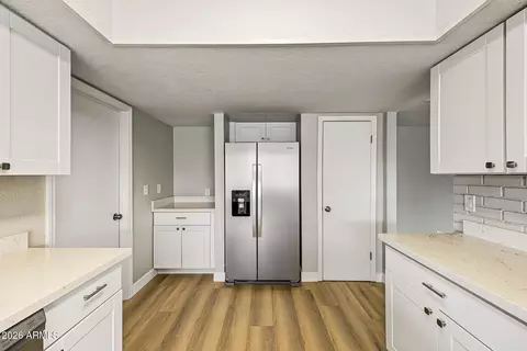 Kitchen - 4717 E Willow Ave, Phoenix, AZ 85032 photo 4 of 4