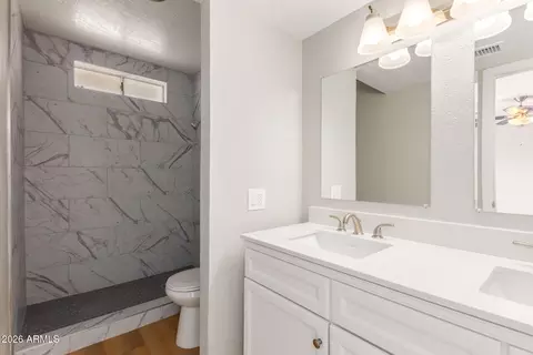 Bath - 4717 E Willow Ave, Phoenix, AZ 85032 photo 1 of 2
