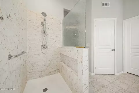 Bath - 25647 N Singbush Loop, Phoenix, AZ 85083 photo 2 of 3