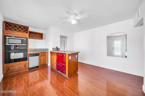 Kitchen - 1448 E Royal Palm Rd, Phoenix, AZ 85020 photo 1 of 2