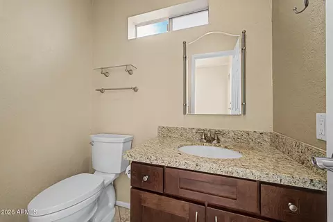 Bath - 11615 N 40th Way, Phoenix, AZ 85028 photo 1 of 7