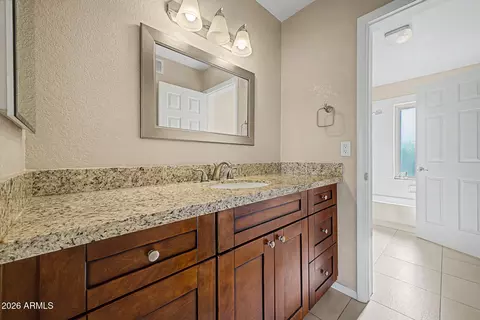 Bath - 11615 N 40th Way, Phoenix, AZ 85028 photo 6 of 7