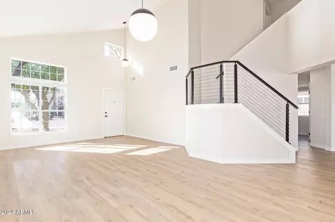 1018 W Kings Ave, Phoenix, AZ 85023