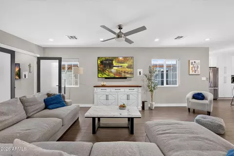 Living - 4401 N 19th Pl, Phoenix, AZ 85016 photo 1 of 2