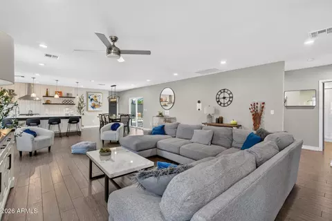 Living - 4401 N 19th Pl, Phoenix, AZ 85016 photo 2 of 2