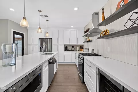 Kitchen - 4401 N 19th Pl, Phoenix, AZ 85016 photo 1 of 5