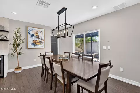 Dining - 4401 N 19th Pl, Phoenix, AZ 85016 photo 2 of 2