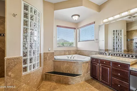 Bath - 3233 N 89th Pl, Mesa, AZ 85207 photo 3 of 4