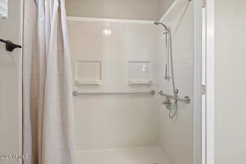 Bath - 1320 E Marny Rd, Tempe, AZ 85288 photo 4 of 6