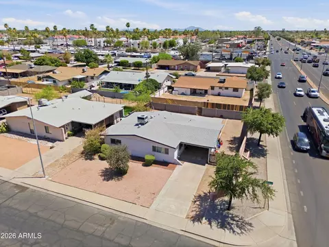 View/Area - 2011 E Bramble Ave, Mesa, AZ 85204 photo 2 of 5