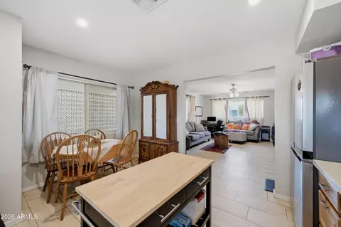 Dining - 2011 E Bramble Ave, Mesa, AZ 85204 photo 1 of 2