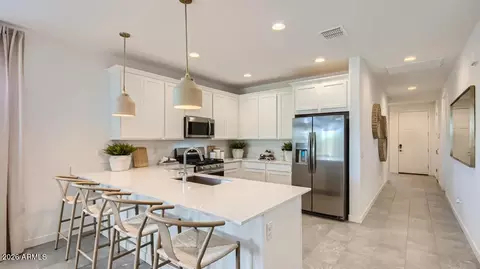 2137 W Rutledge Ave, Apache Junction, AZ 85120 photo 4